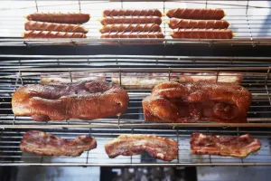 Dlaczego warto wybrać wędzarnię pietrzyk